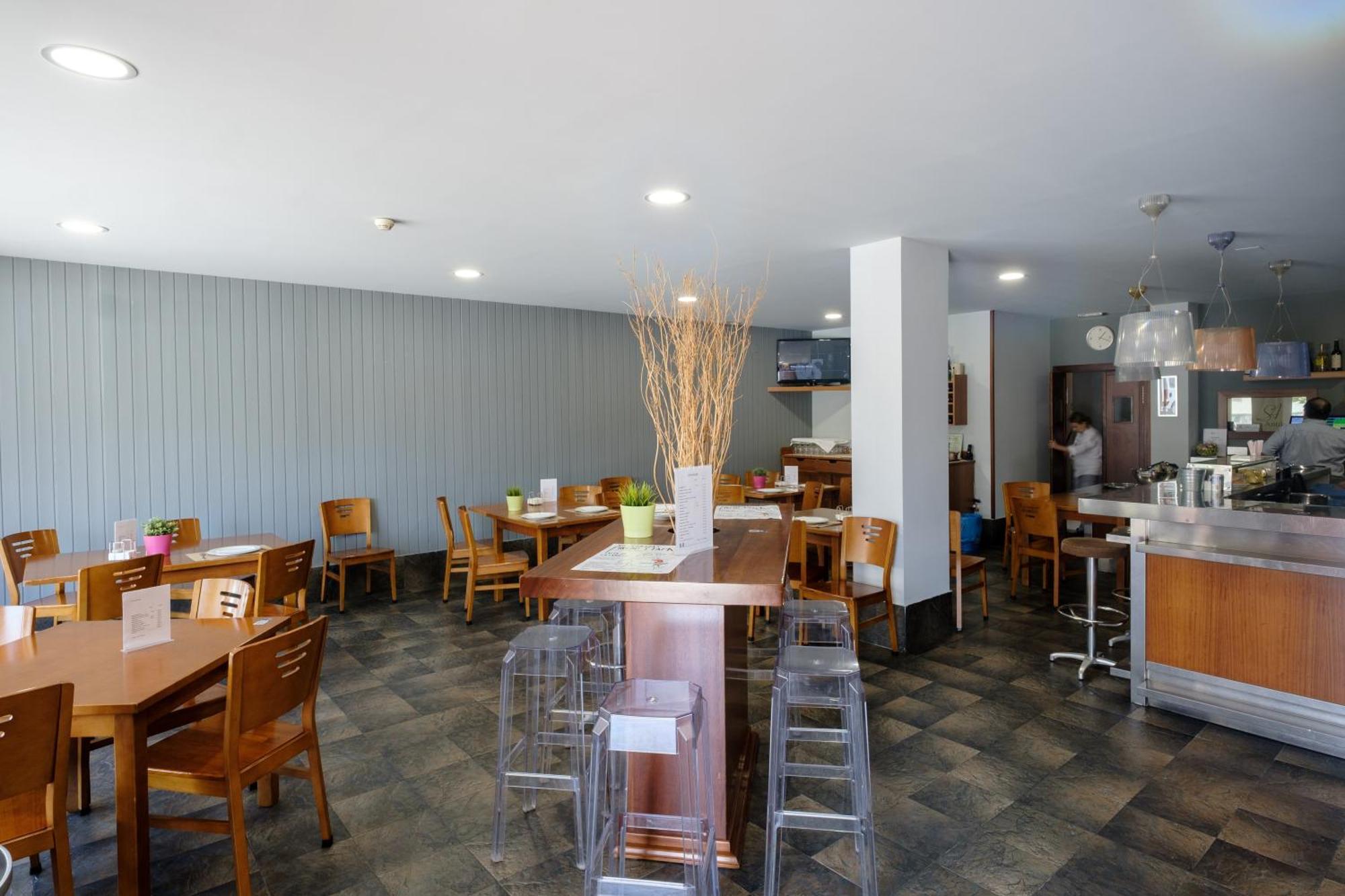 Hotel Restaurante San Anton Тапия-де-Касарьего Экстерьер фото
